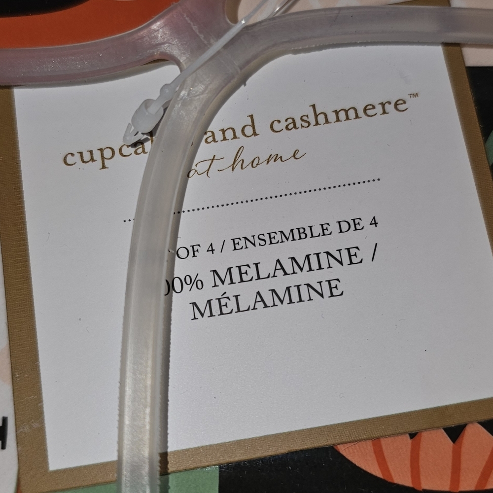 Cupcakes and cashmere complete Halloween serving set - Picture 8 of 12